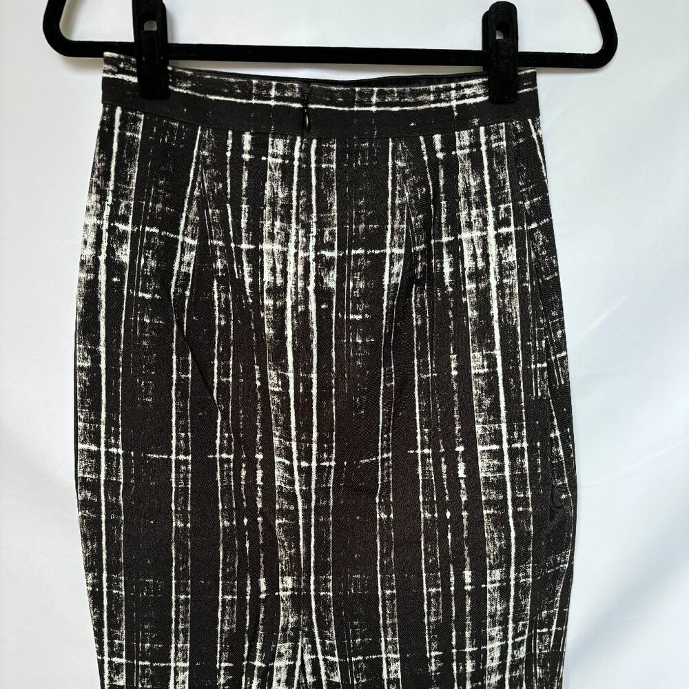 Banana Republic-Black and white pencil skirt